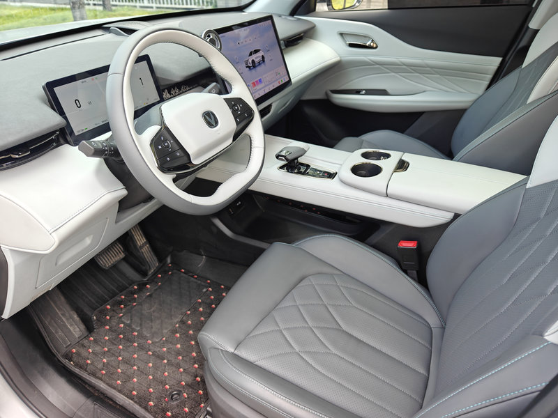 2024 Changan UNI-Z - Advanced Plug-in Hybrid SUV - Image 6